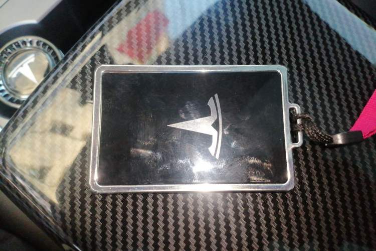 Used Tesla Model Y 2023 Rear-Wheel-Drive Version Vehicle Key