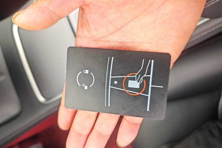 Used Tesla Model Y 2023 Long-Range All-Wheel-Drive Version Vehicle Key