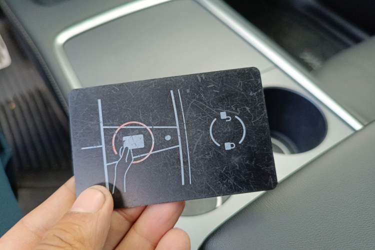 Used Tesla Model Y 2023 Rear-Wheel-Drive Version Vehicle Key