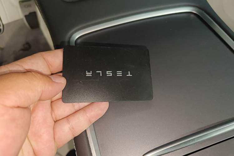 Used Tesla Model Y 2023 Long-Range All-Wheel-Drive Version Vehicle Key