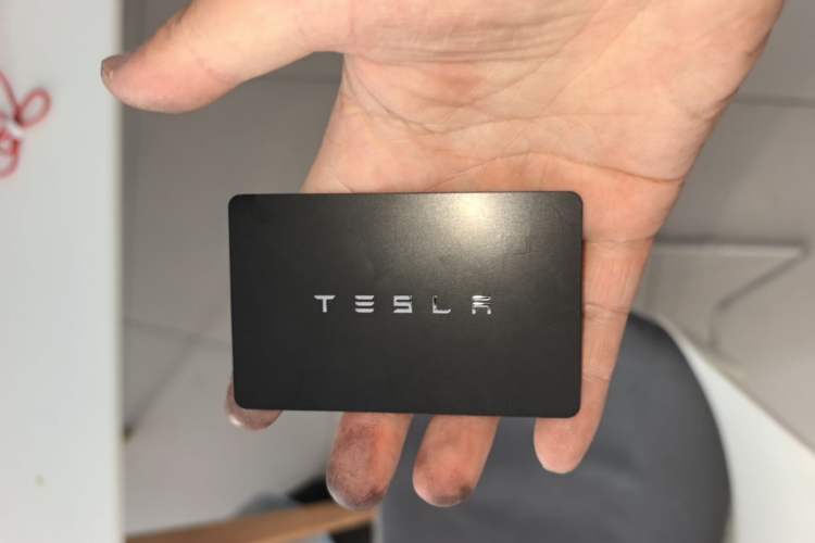 Used Tesla Model Y 2023 Long-Range All-Wheel-Drive Version Vehicle Key