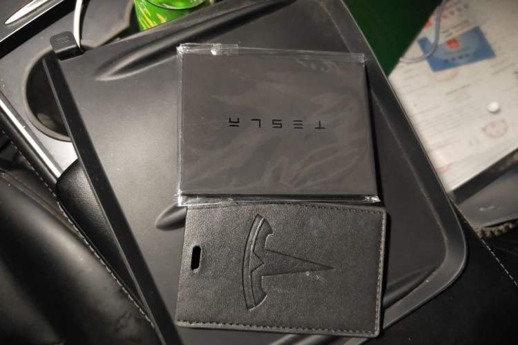 Used Tesla Model Y 2023 Long-Range All-Wheel-Drive Version Vehicle Key