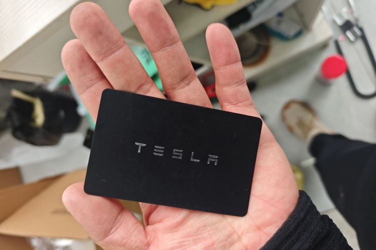 Used Tesla Model Y 2023 Long-Range All-Wheel-Drive Version Vehicle Key