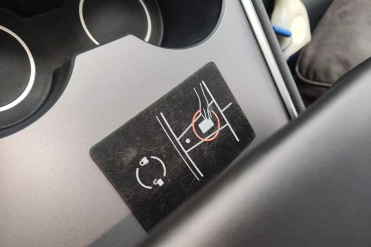 Used Tesla Model Y 2023 Rear-Wheel-Drive Version Vehicle Key