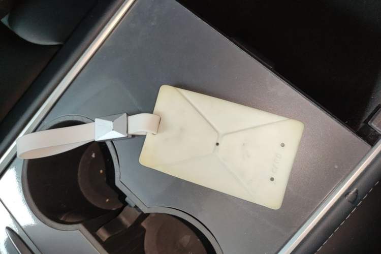 Used Tesla Model Y 2023 Long-Range All-Wheel-Drive Version Vehicle Key