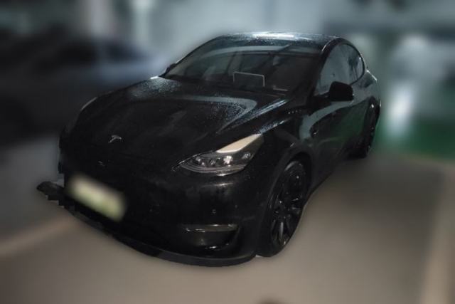 Used Tesla Model Y 2023 Long-Range All-Wheel-Drive Version
