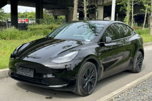 Used Tesla Model Y 2023 Rear-Wheel-Drive Version