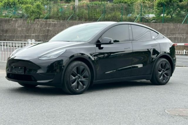Used Tesla Model Y 2023 Rear-Wheel-Drive Version