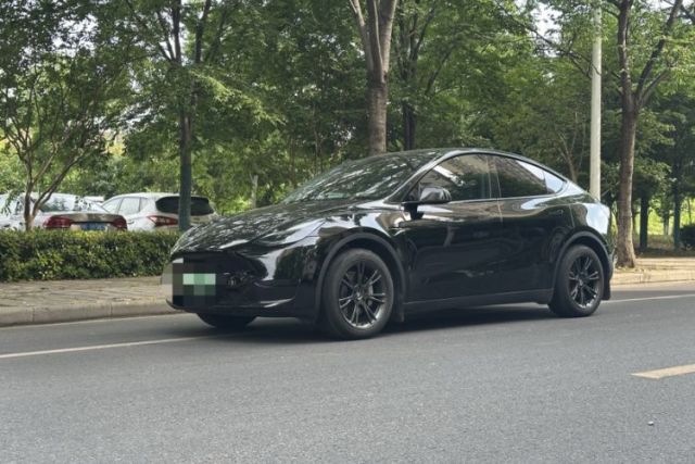 Used Tesla Model Y 2023 Rear-Wheel-Drive Version