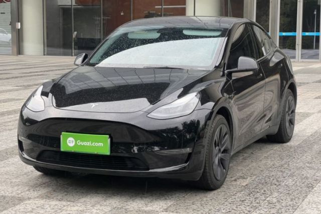 Used Tesla Model Y 2023 Long-Range All-Wheel-Drive Version