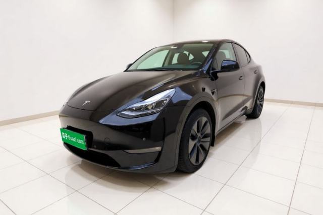 Tesla Model Y 2023 Long-Range All-Wheel-Drive Version مستعملة