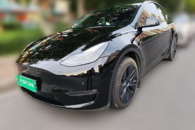 Używany Tesla Model Y 2023 Long-Range All-Wheel-Drive Version