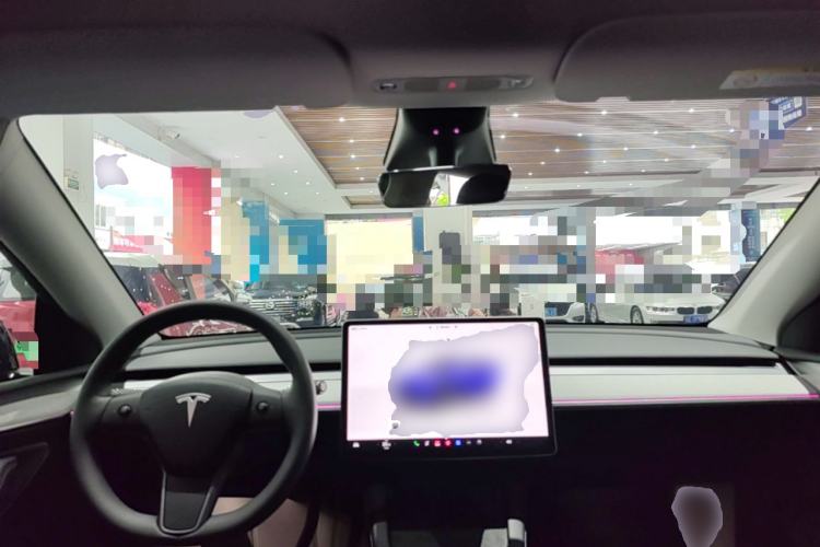 Used Tesla Model Y 2023 High-Performance All-Wheel-Drive Version Center Console
