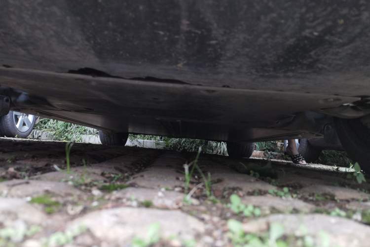 Used Tesla Model Y 2023 Long-Range All-Wheel-Drive Version Chassis Front