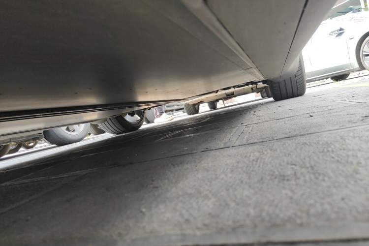 Used Tesla Model Y 2023 Long-Range All-Wheel-Drive Version Chassis Front Left