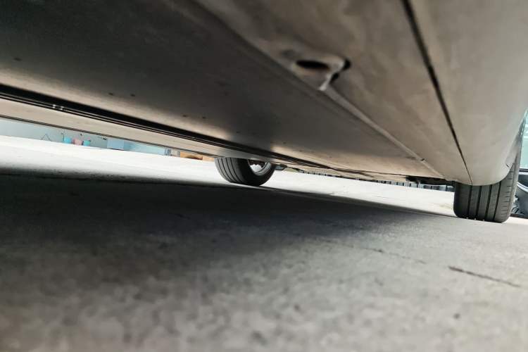 Used Tesla Model Y 2023 Rear-Wheel-Drive Version Chassis Rear Right