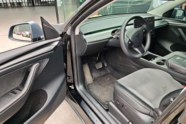 Used Tesla Model Y 2023 Rear-Wheel-Drive Version Driver Seat