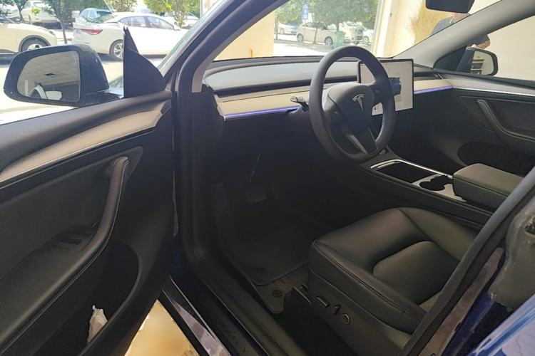 Used Tesla Model Y 2023 Rear-Wheel-Drive Version Driver Seat