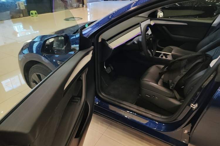 Used Tesla Model Y 2023 Rear-Wheel-Drive Version Driver Seat
