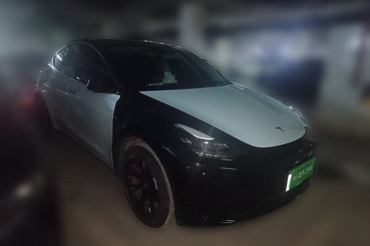 Used Tesla Model Y 2023 Rear-Wheel-Drive Version Front Right 45 Deg