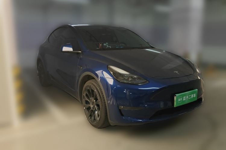 Used Tesla Model Y 2023 Long-Range All-Wheel-Drive Version Front Right 45 Deg