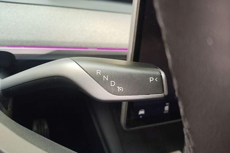 Used Tesla Model Y 2023 Long-Range All-Wheel-Drive Version Gear Lever