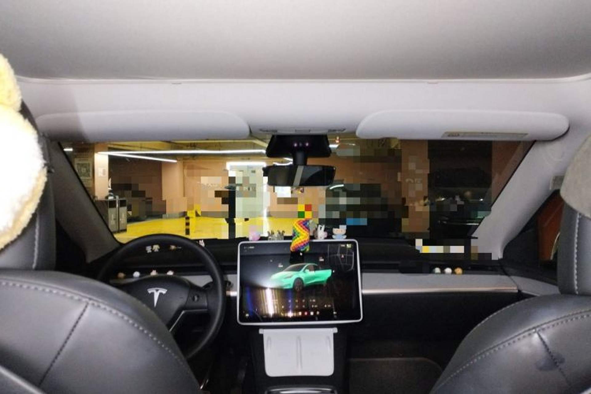 Used Tesla Model Y 2023 Long-Range All-Wheel-Drive Version Headliner