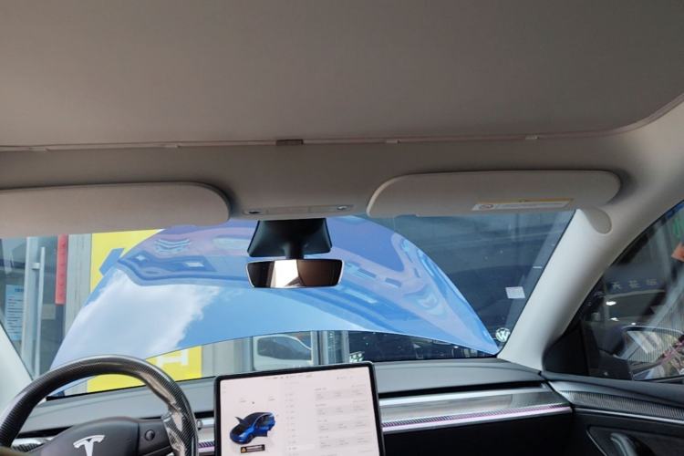 Used Tesla Model Y 2023 Long-Range All-Wheel-Drive Version Headliner