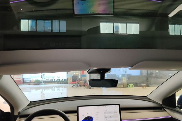 Used Tesla Model Y 2023 Rear-Wheel-Drive Version Headliner