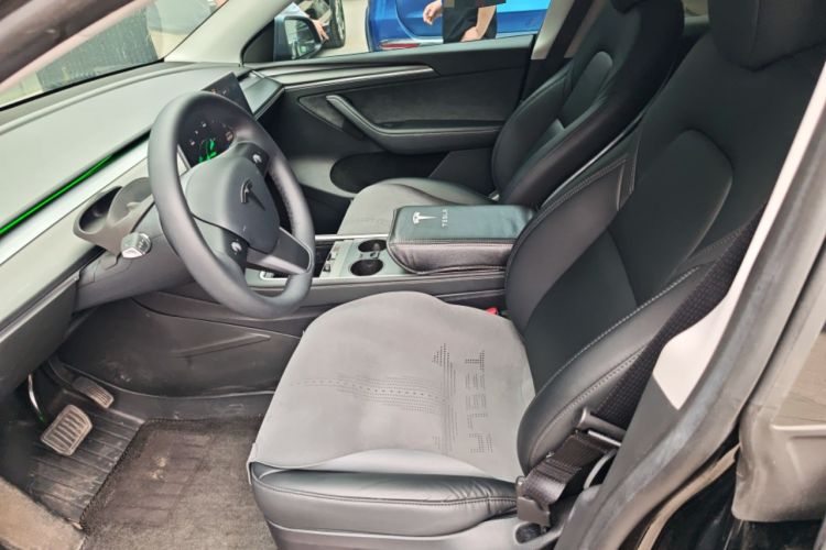 Used Tesla Model Y 2023 Rear-Wheel-Drive Version Left Front Seat