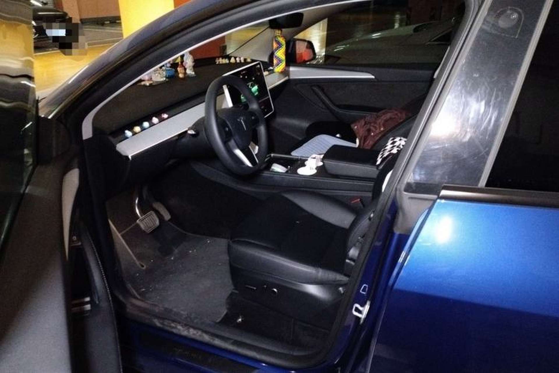 Used Tesla Model Y 2023 Long-Range All-Wheel-Drive Version Left Front Seat