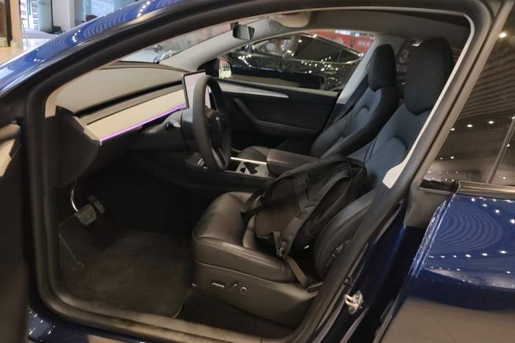Used Tesla Model Y 2023 Rear-Wheel-Drive Version Left Front Seat