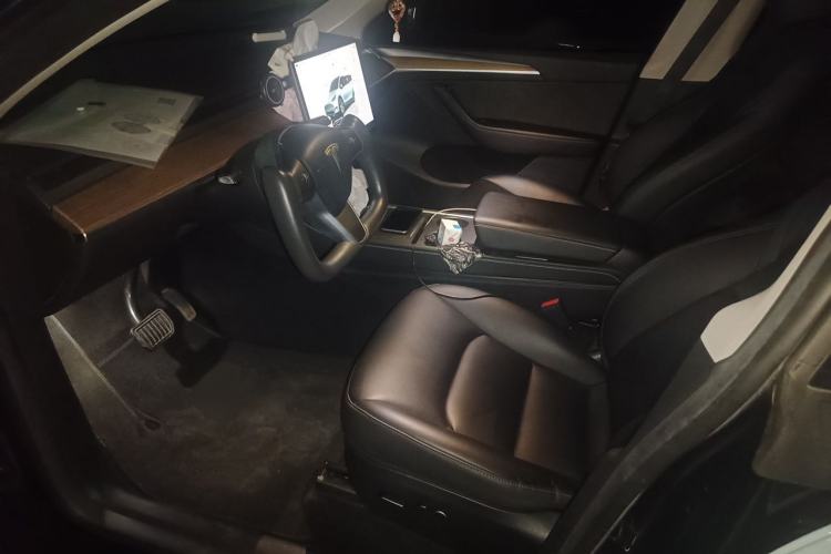 Used Tesla Model Y 2023 Rear-Wheel-Drive Version Left Front Seat