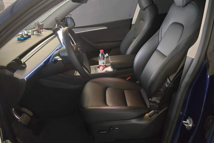 Used Tesla Model Y 2023 Long-Range All-Wheel-Drive Version Left Front Seat