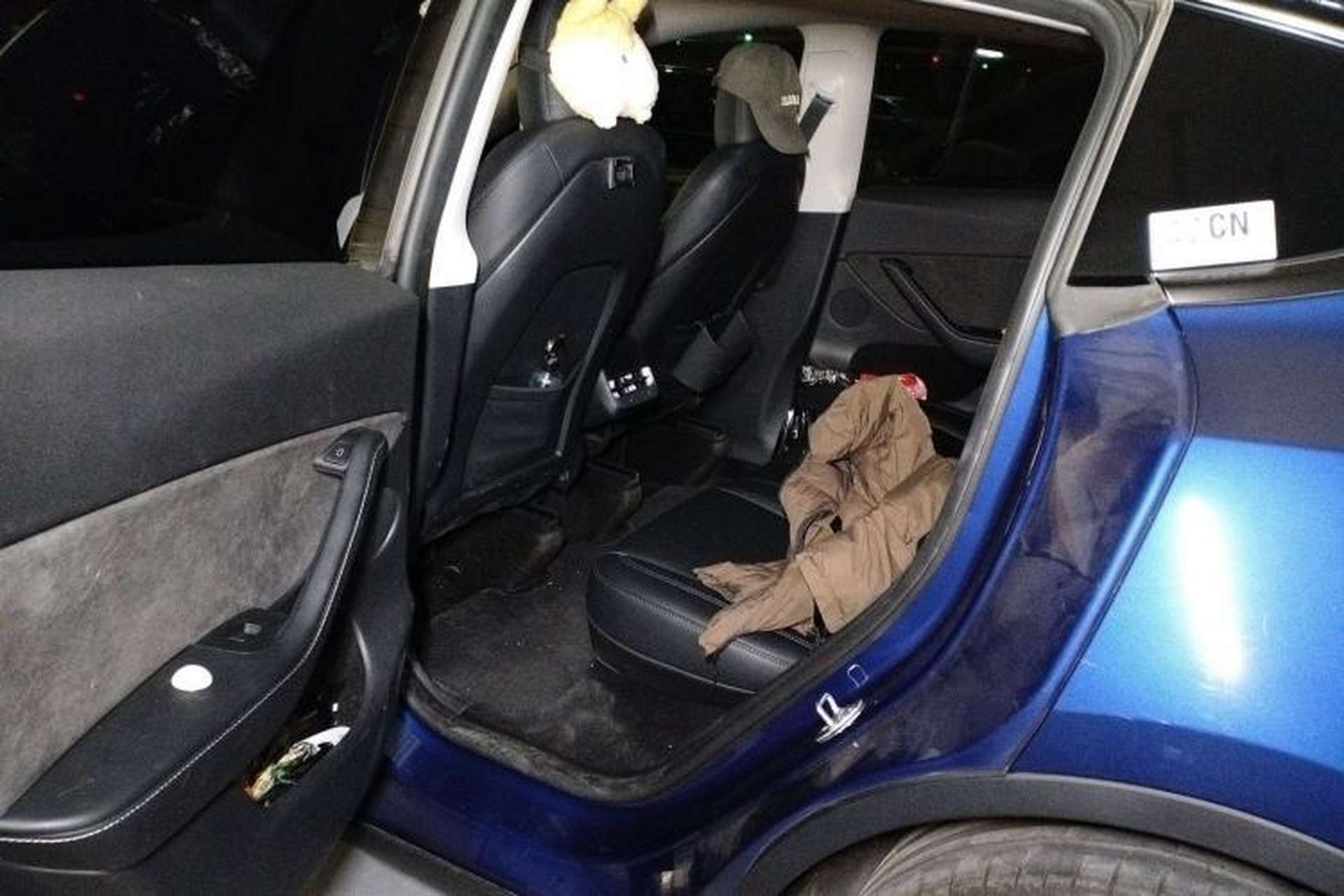 Used Tesla Model Y 2023 Long-Range All-Wheel-Drive Version Left Rear Seat