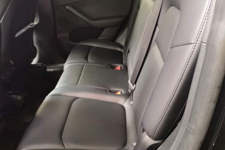 Used Tesla Model Y 2023 Long-Range All-Wheel-Drive Version Left Rear Seat