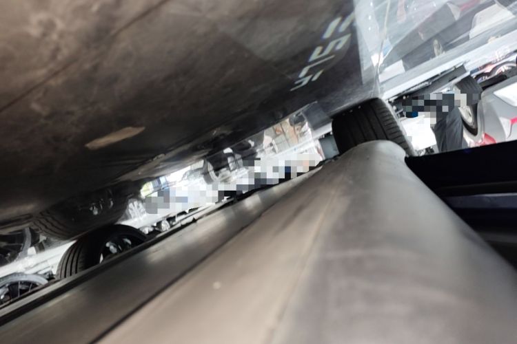 Used Tesla Model Y 2023 High-Performance All-Wheel-Drive Version Left Side Sill