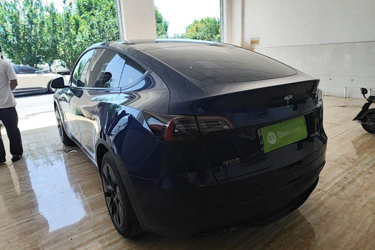 Used Tesla Model Y 2023 Rear-Wheel-Drive Version Rear Left 45 Deg