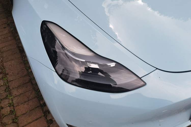 Used Tesla Model Y 2023 Long-Range All-Wheel-Drive Version Right Front Headlight