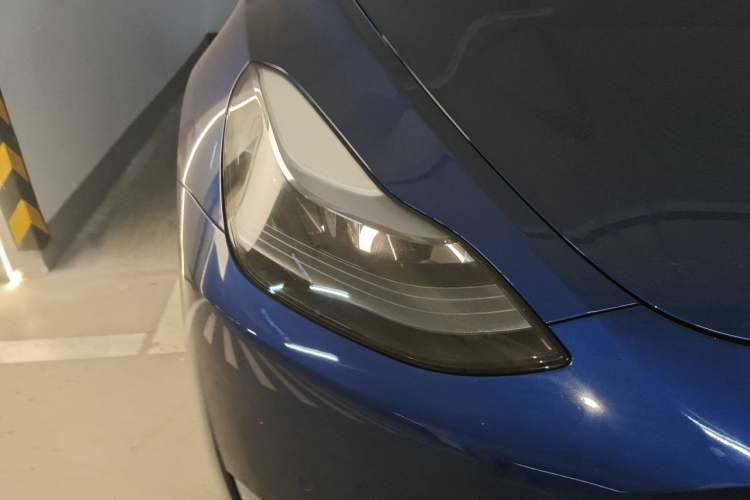 Used Tesla Model Y 2023 Long-Range All-Wheel-Drive Version Right Front Headlight