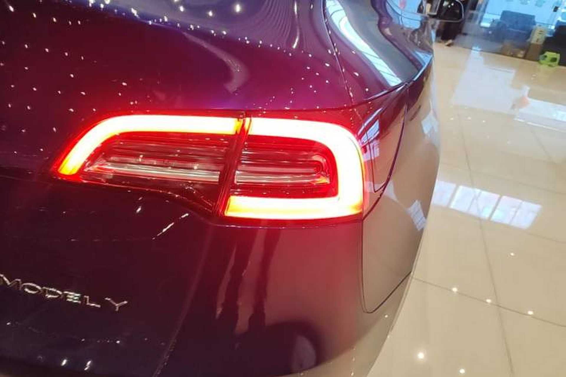 Used Tesla Model Y 2023 Rear-Wheel-Drive Version Right Rear Taillight