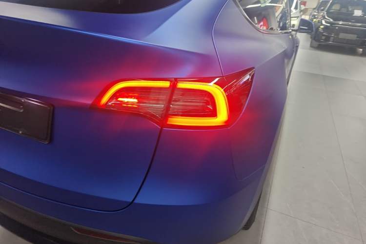 Used Tesla Model Y 2023 Long-Range All-Wheel-Drive Version Right Rear Taillight