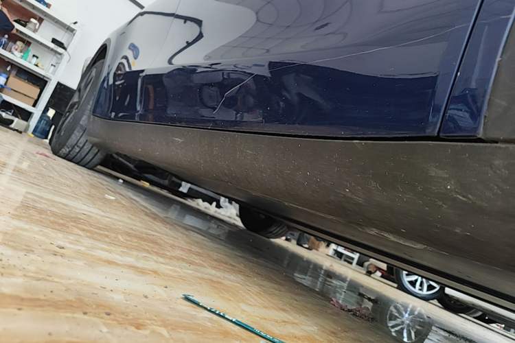 Used Tesla Model Y 2023 Rear-Wheel-Drive Version Right Side Sill