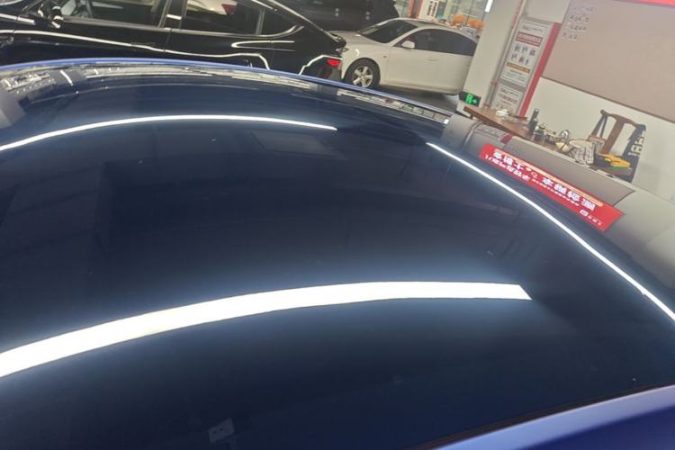 Used Tesla Model Y 2023 Long-Range All-Wheel-Drive Version Roof