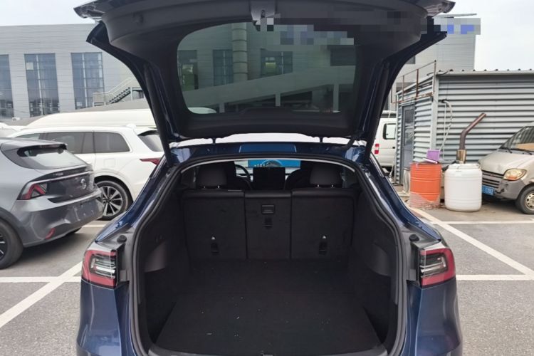 Used Tesla Model Y 2023 Rear-Wheel-Drive Version Trunk
