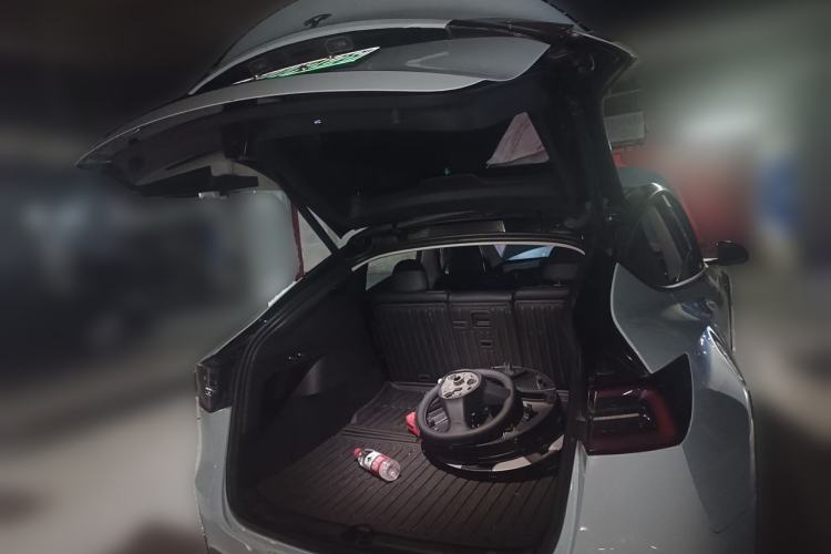 Used Tesla Model Y 2023 Rear-Wheel-Drive Version Trunk