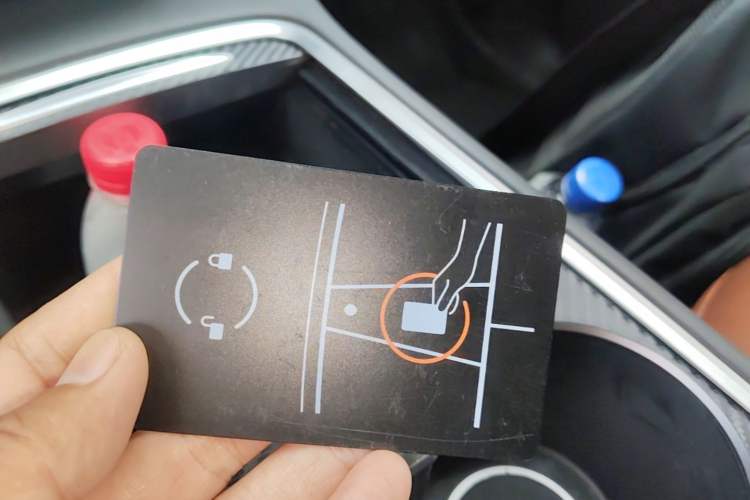 Used Tesla Model Y 2023 Long-Range All-Wheel-Drive Version Vehicle Key