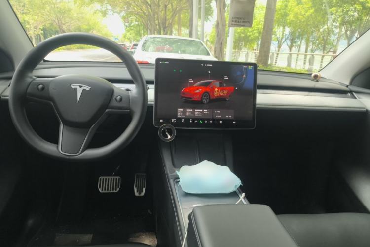 Used Tesla Model Y 2023 Rear-Wheel-Drive Version Center Console