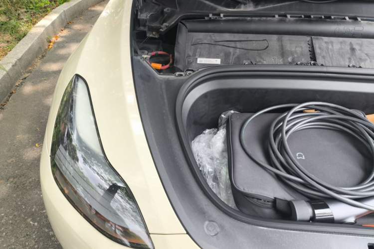 Used Tesla Model Y 2023 Rear-Wheel-Drive Version Engine Bay Right
