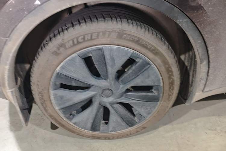 Used Tesla Model Y 2023 Rear-Wheel-Drive Version Exterior 5